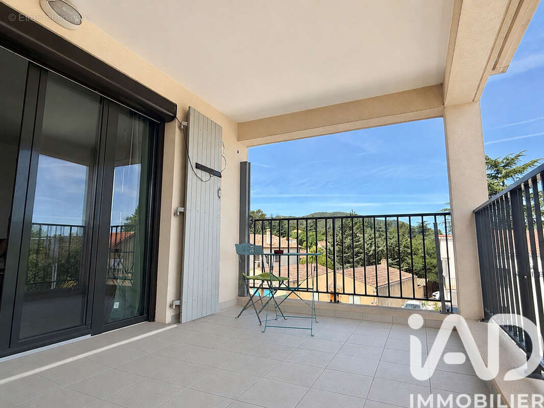Photo 2 - Appartement à SAINT-MAXIMIN-LA-SAINTE-BAUME