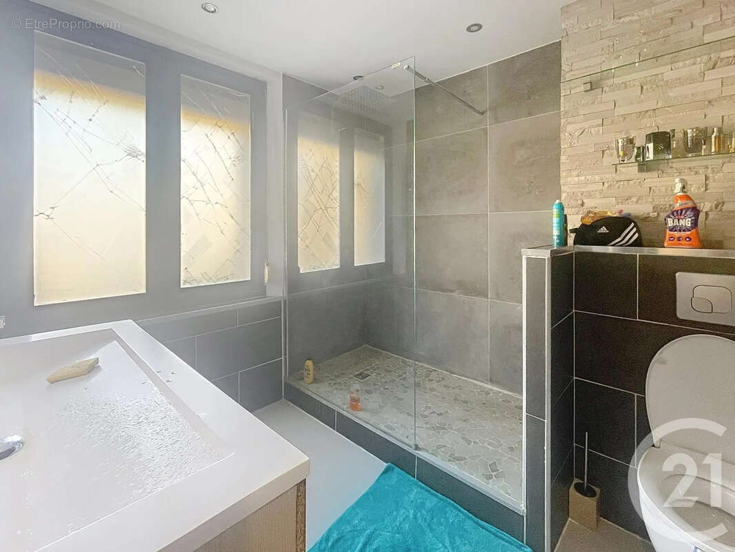 Maison à CHAMPILLON