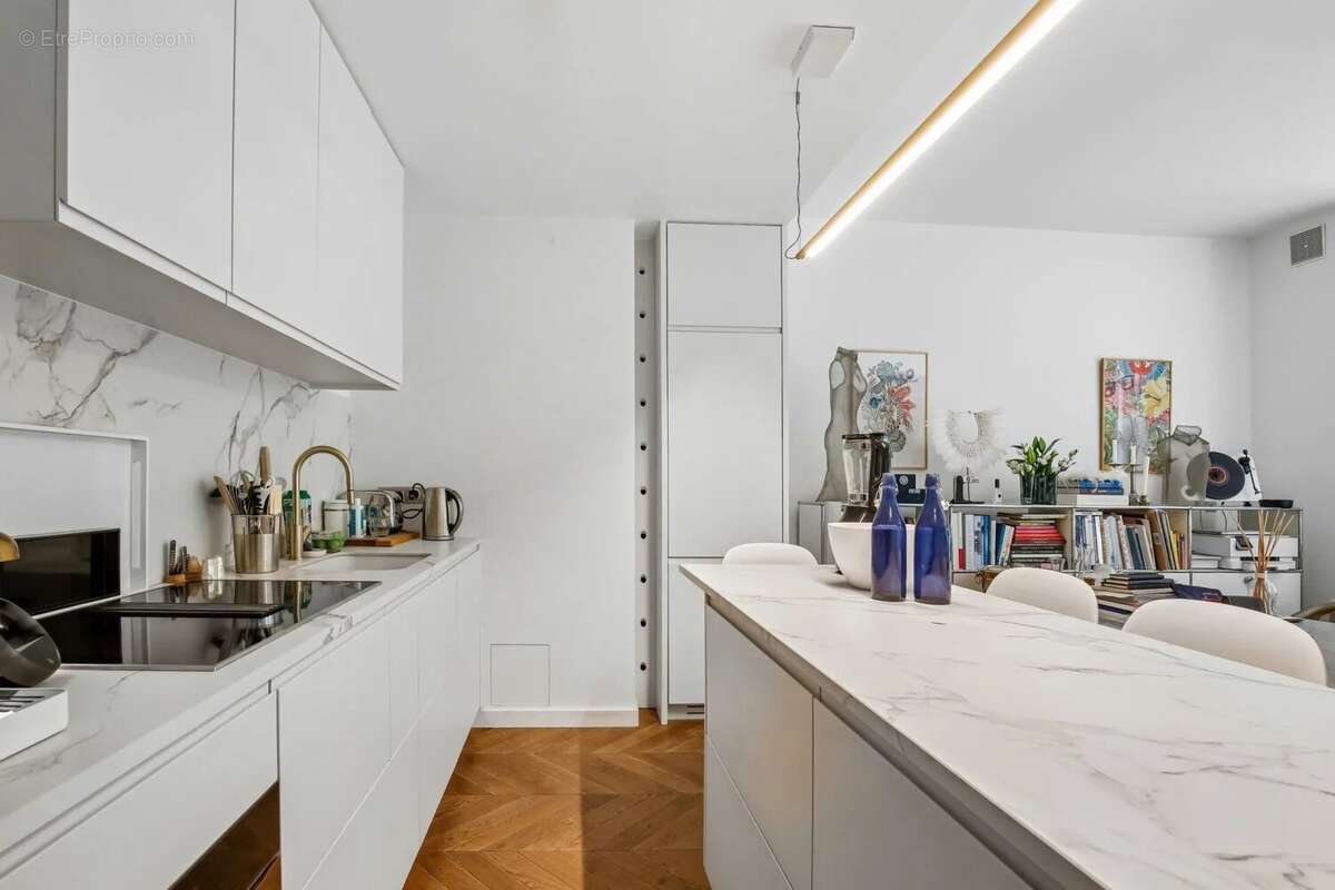 Appartement à NEUILLY-SUR-SEINE