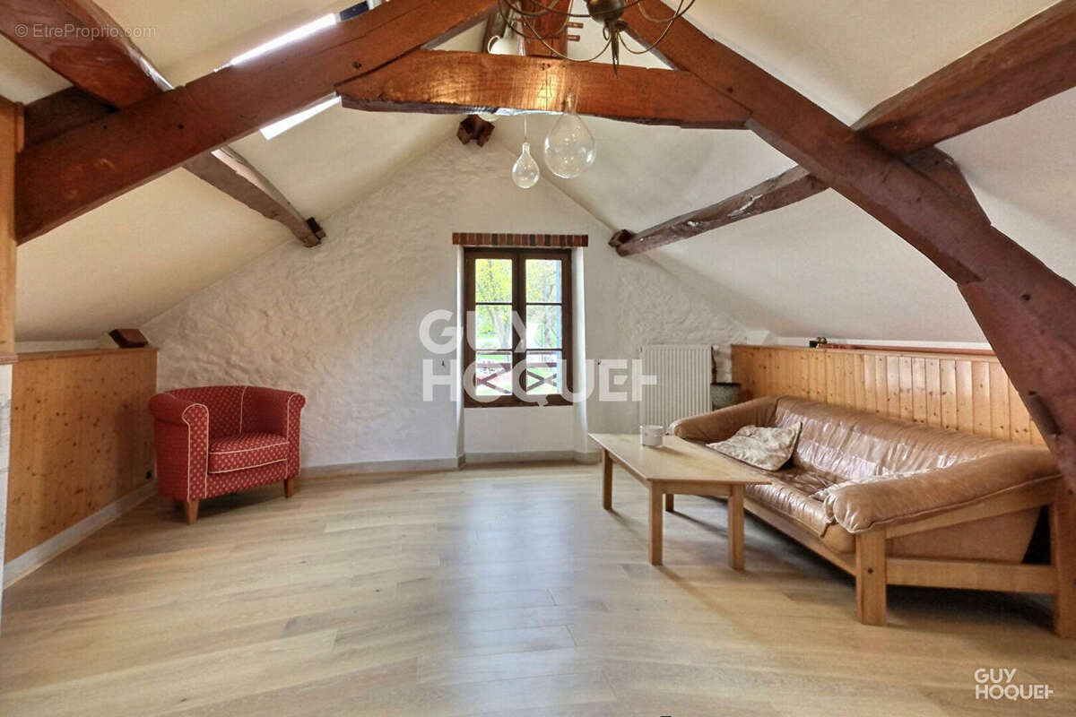 Maison de caractère entièrement rénovée avec jardin, dépendance et garage. Vieux Village d'Aubergenville - photo 13