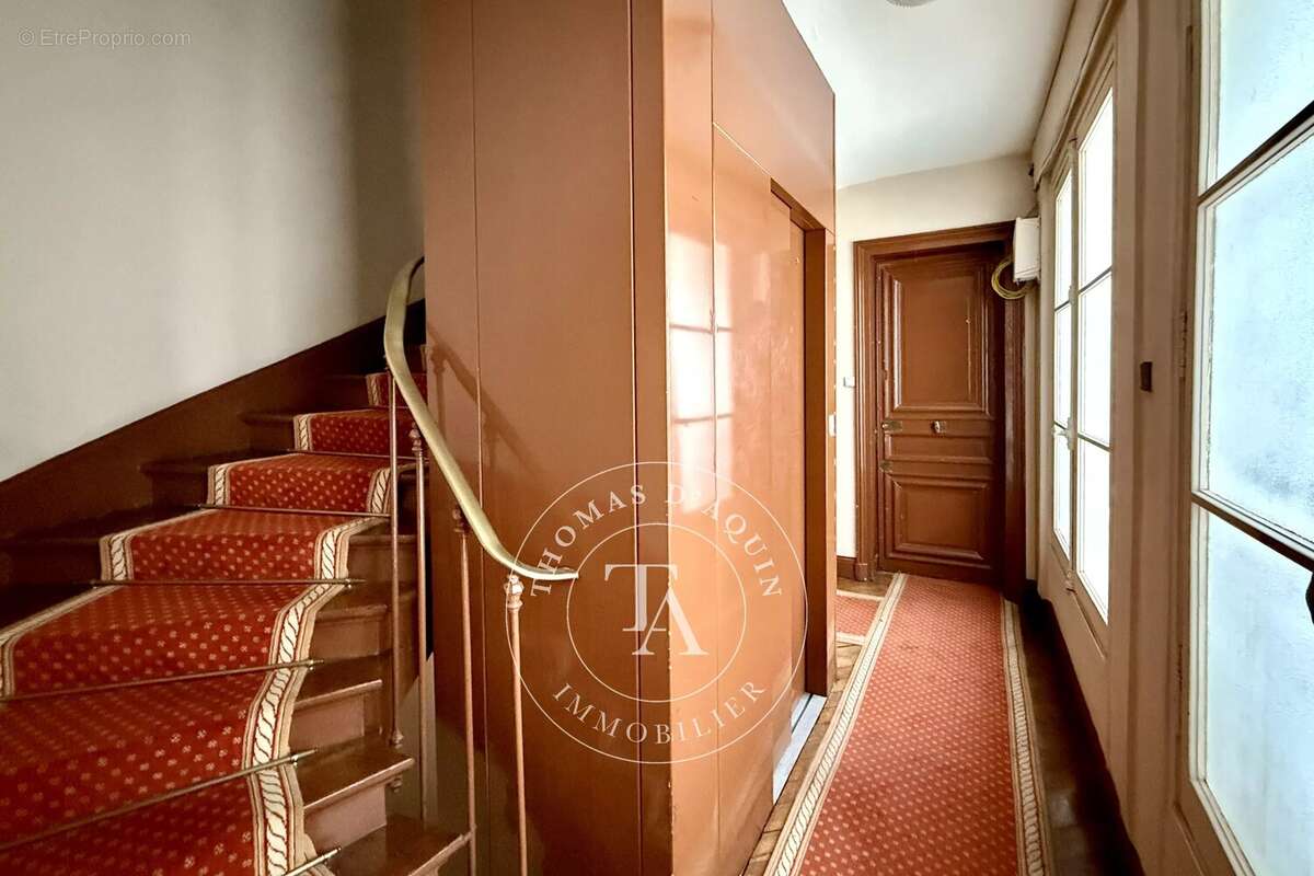 Appartement à PARIS-10E