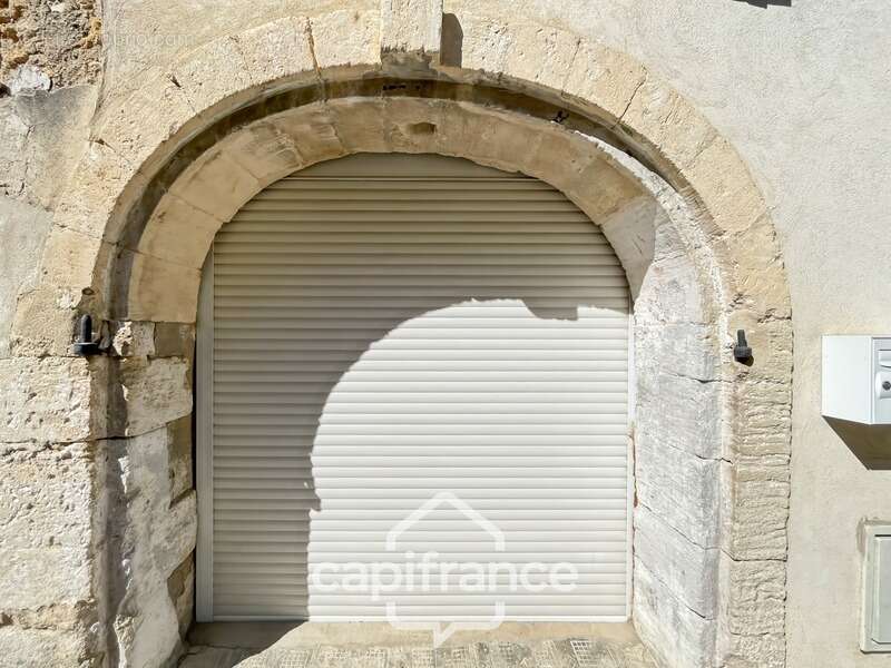 belle poportunité sur Alleins : maison de village de 102 m2 entièrement rénovée et climatisée, 2 niveaux avec 2 grandes chambres - photo 30