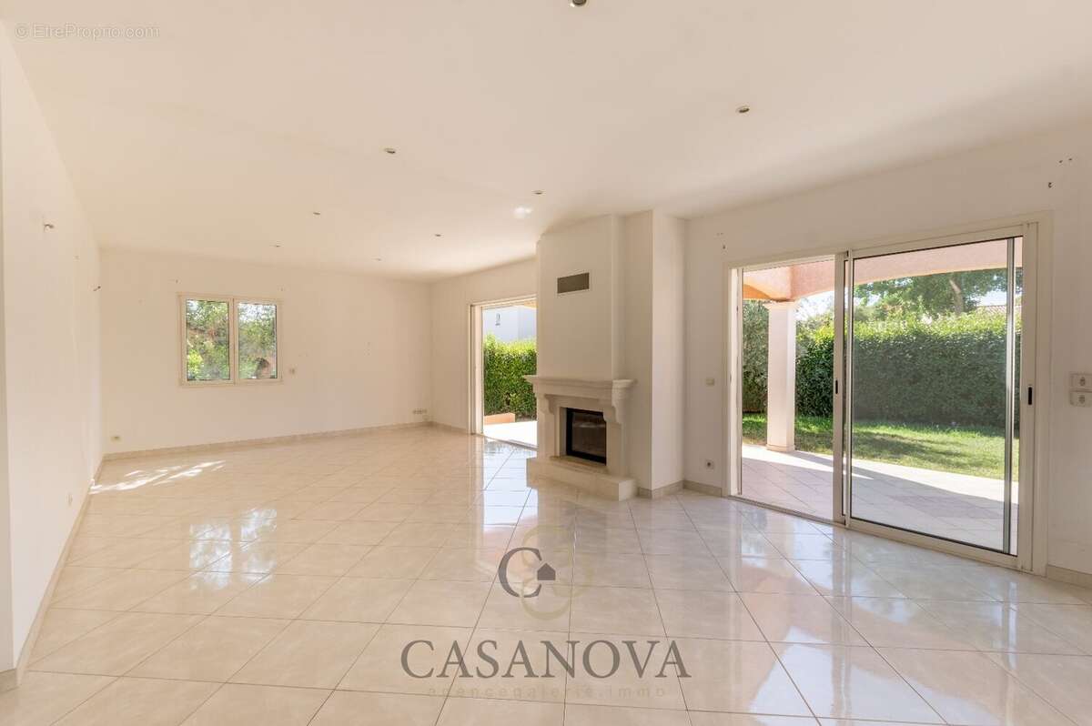 Maison à SAINT-GEORGES-D'ORQUES