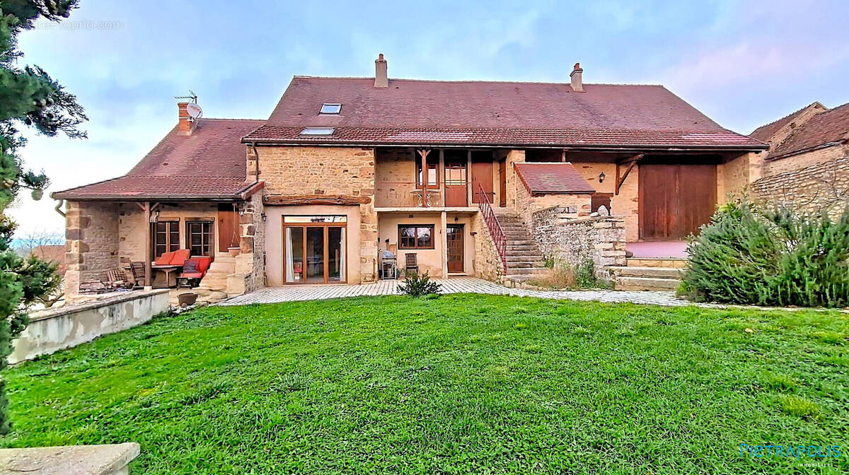 Maison à SIGY-LE-CHATEL