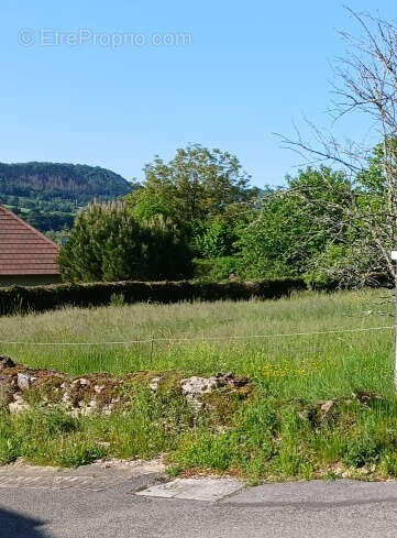 Terrain à SCEY-MAISIERES