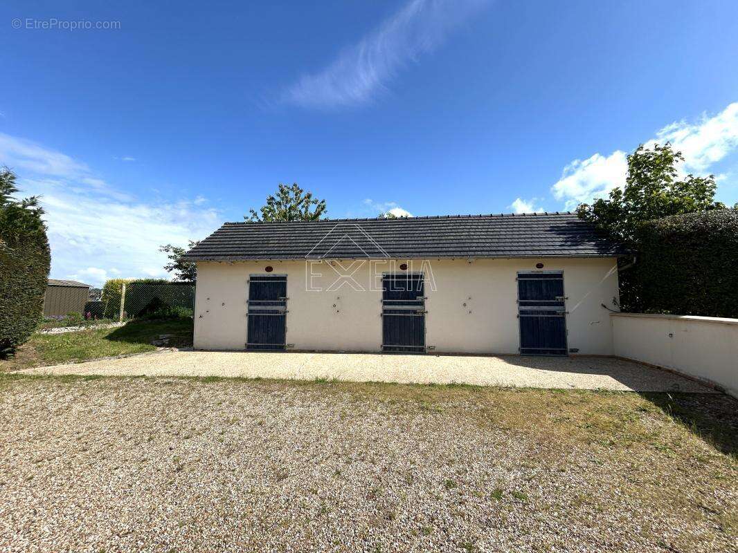 Maison récente 7 pièces 150 m² avec double garage, dépendance, box à chevaux et grand jardin de 1685 m² à Villegats - photo 3
