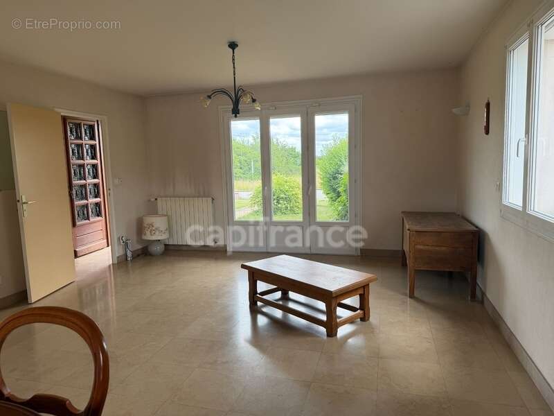 Maison à vendre 7 pièces APPOIGNY (89) de 119 m2  sur sous-sol  4 chambres plus bureau  3 Garages  Cave Terrain - photo 6