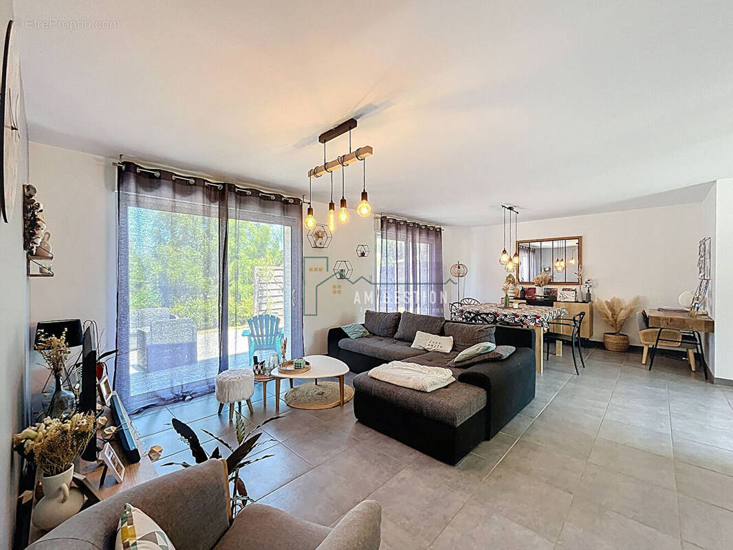 Maison à COMPREIGNAC