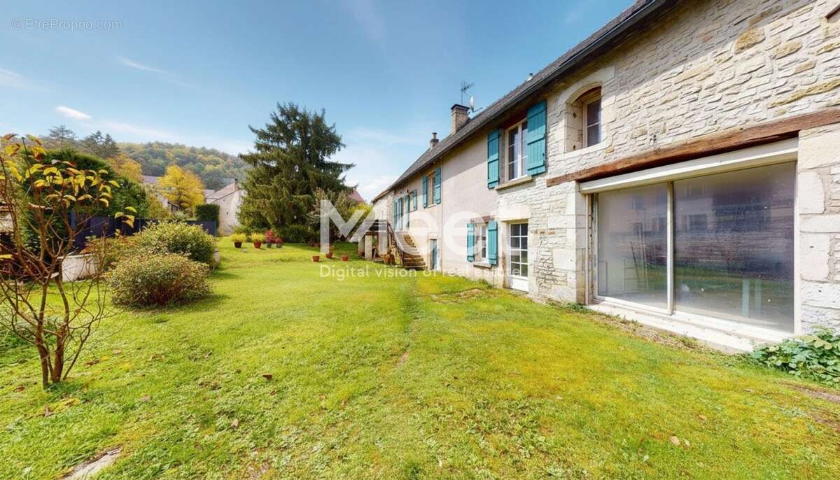 Maison à SAINT-MARTIN-SUR-ARMANCON