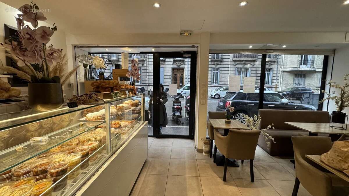 Commerce à MARSEILLE-8E