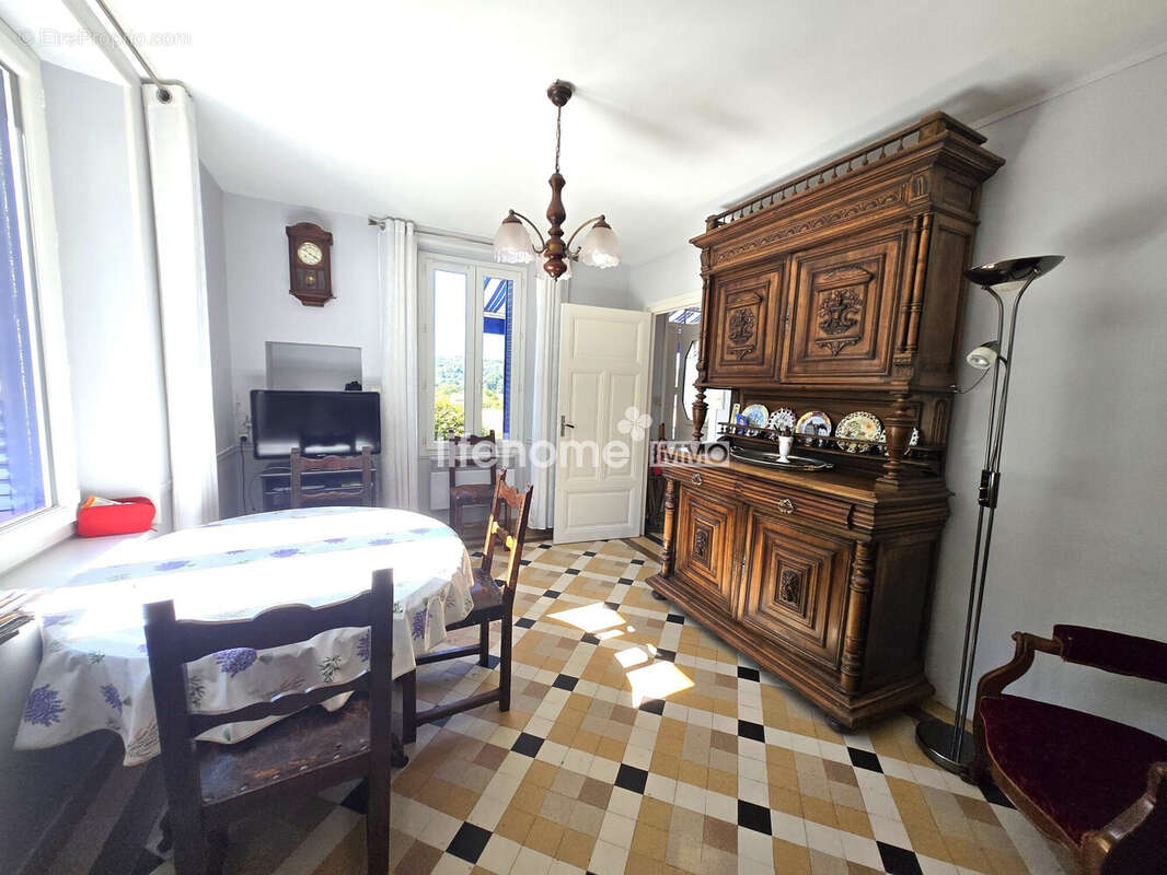 Maison 112 m² à Champagnat  - photo 9