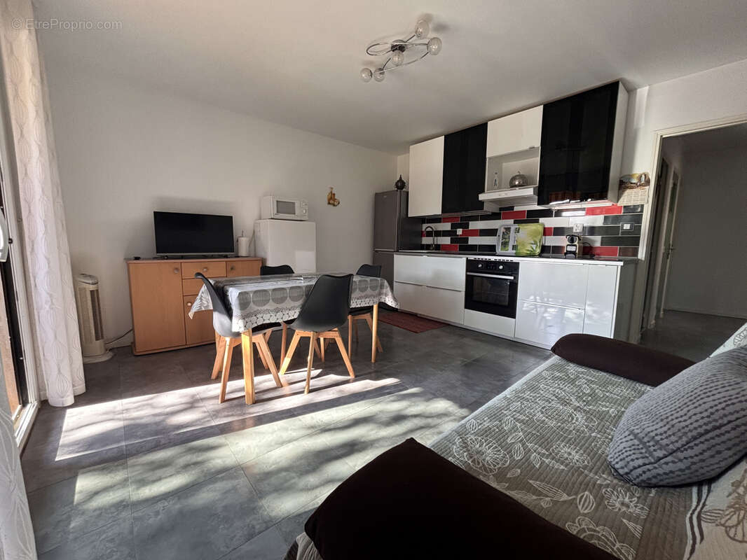 Appartement à SAINT-CYR-SUR-MER
