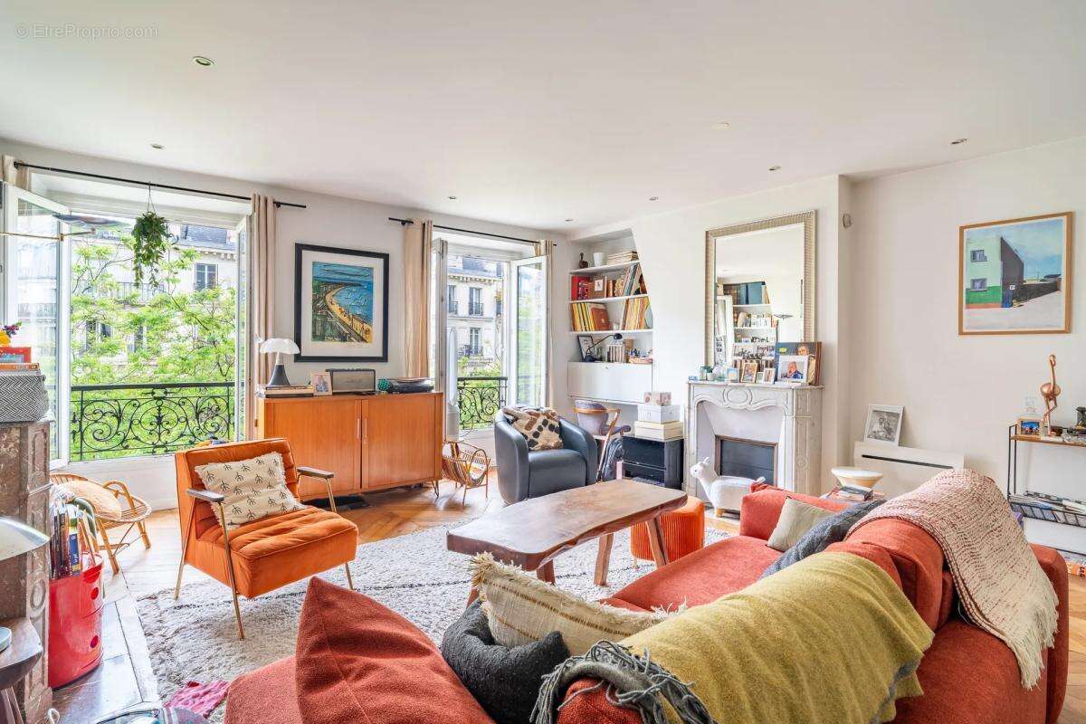 Appartement à PARIS-10E