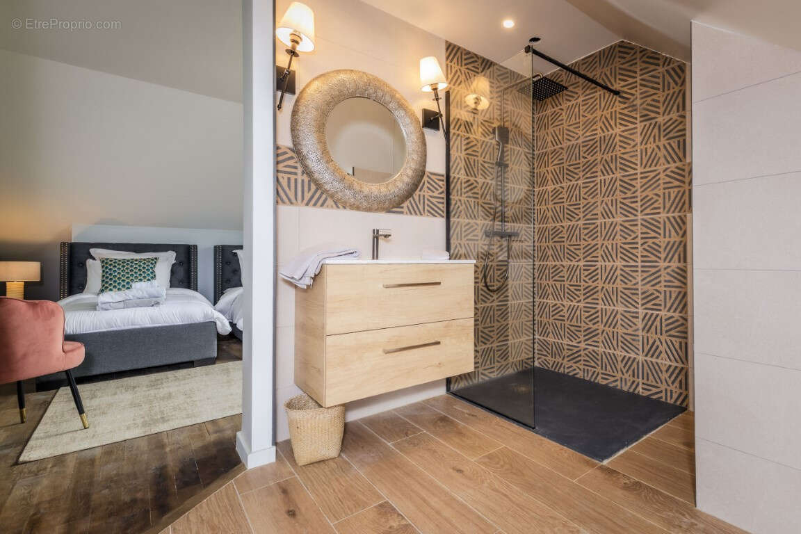 Maison à SEGUR-LE-CHATEAU