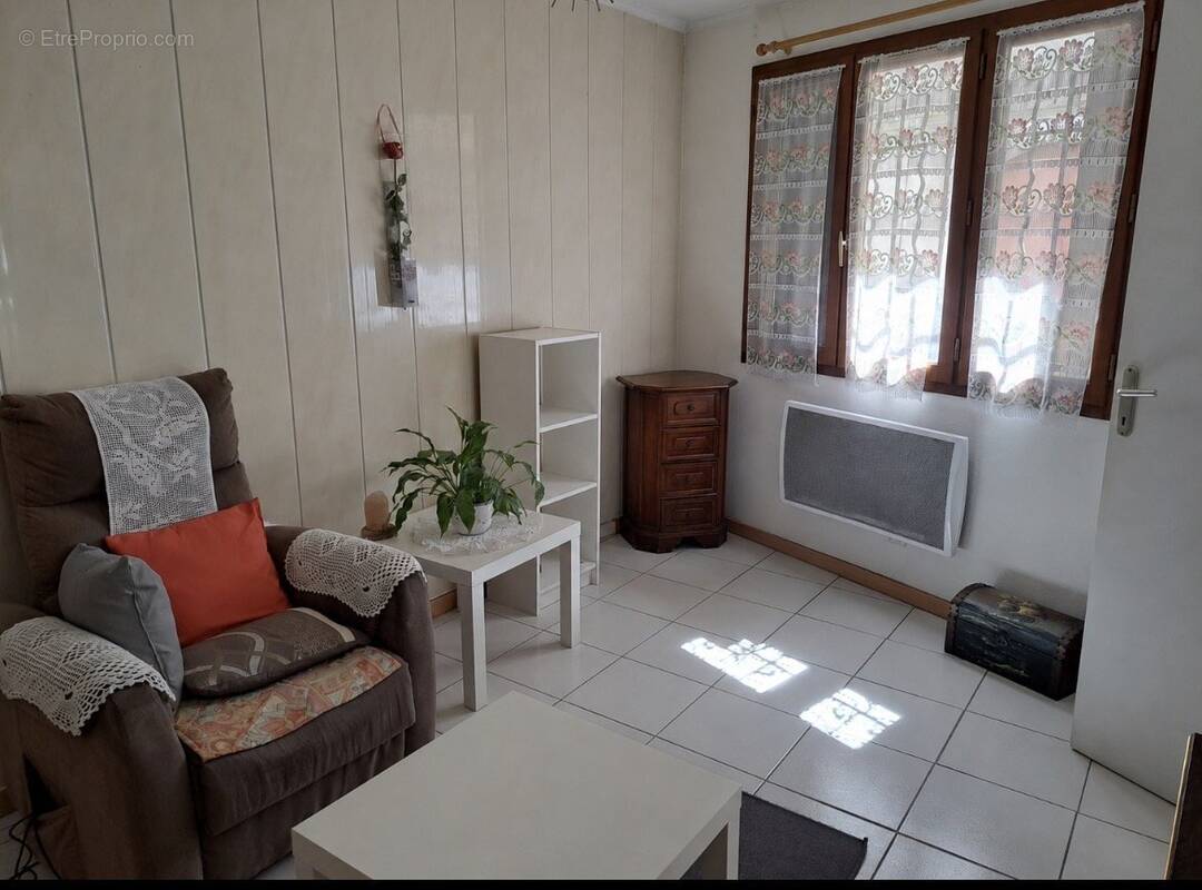 Appartement à MEZE