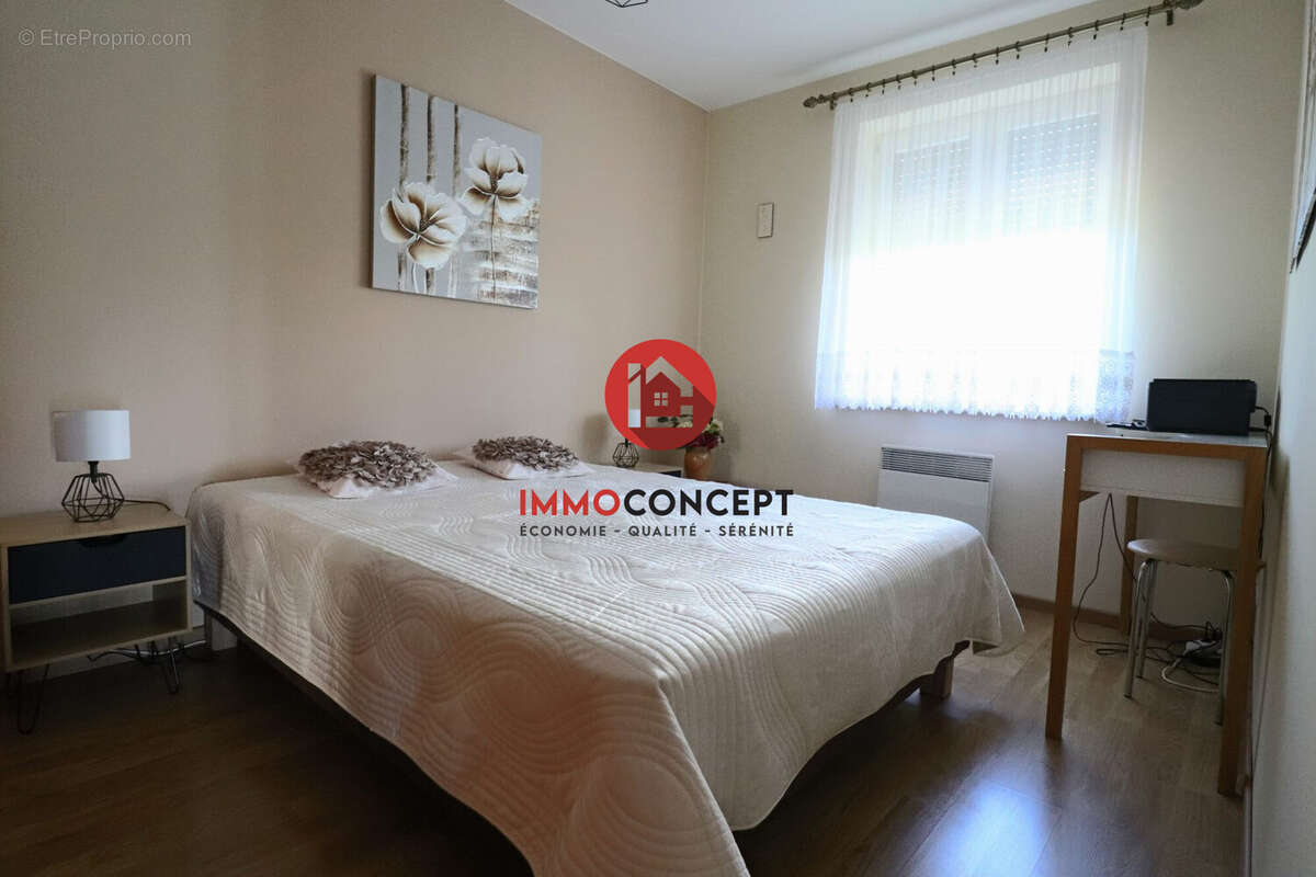 Maison à LAUDUN-L'ARDOISE