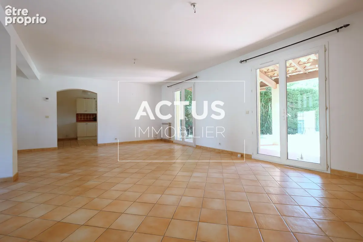 Maison 148 m² à Eyguieres  - photo 2