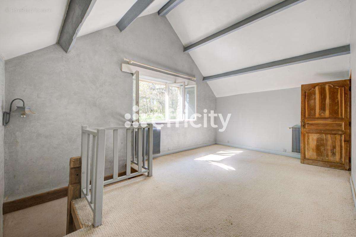Maison 420 m² à La Boissiere-Ecole  - photo 36