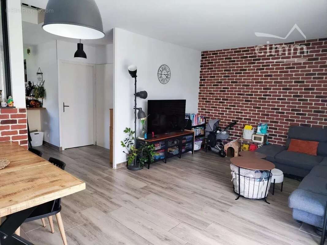 Appartement à GUILHERAND-GRANGES