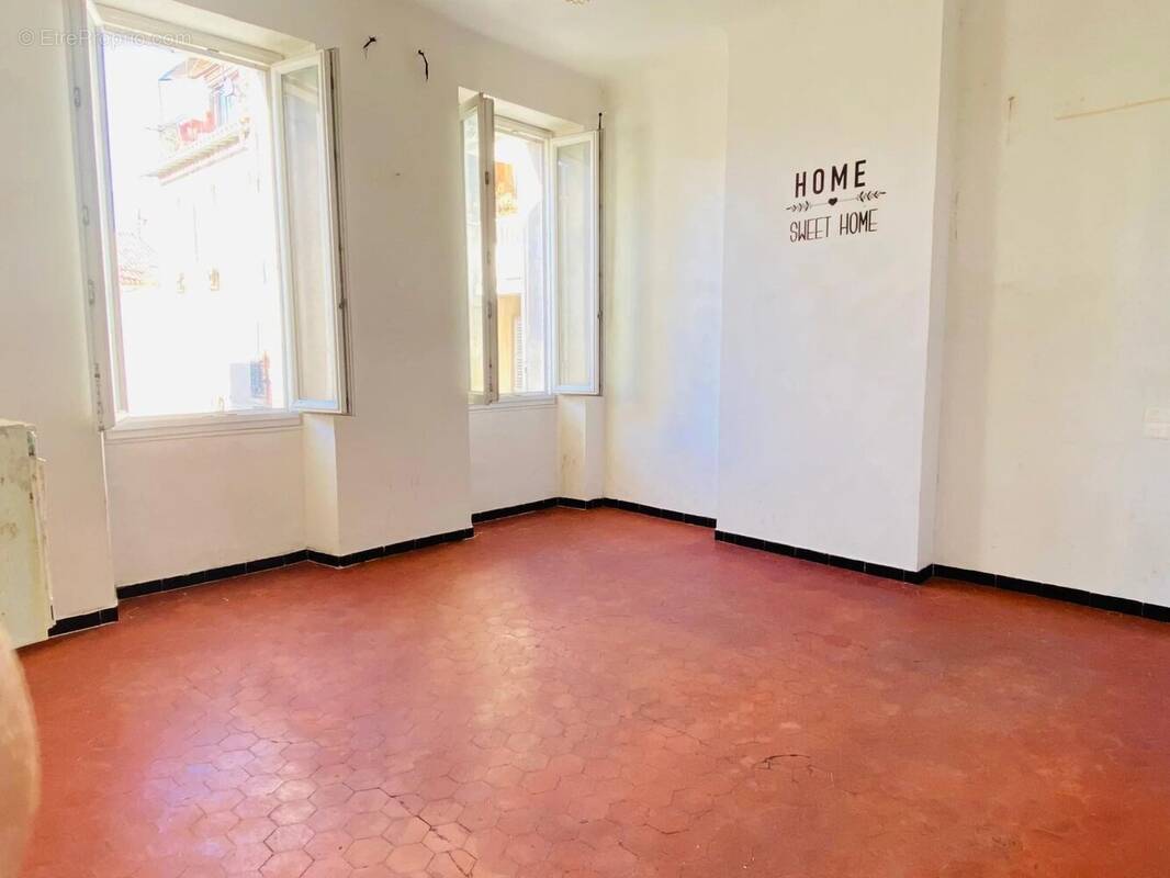 Appartement à MARSEILLE-6E