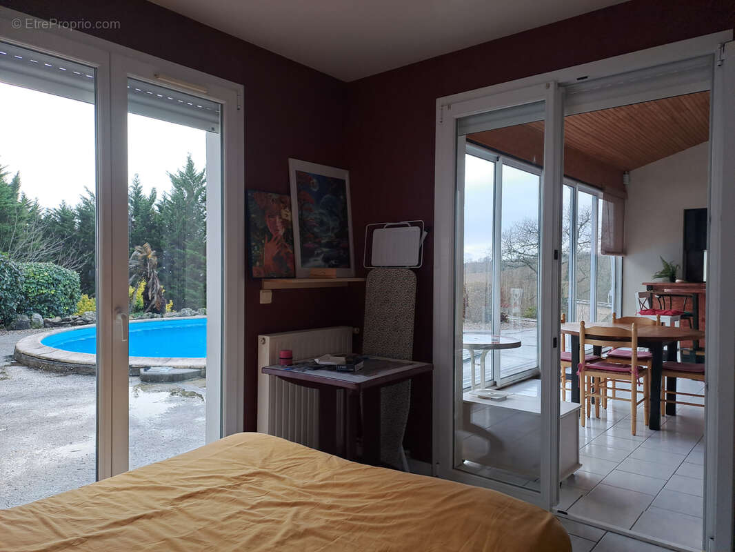 Maison à PORT-SAINTE-MARIE