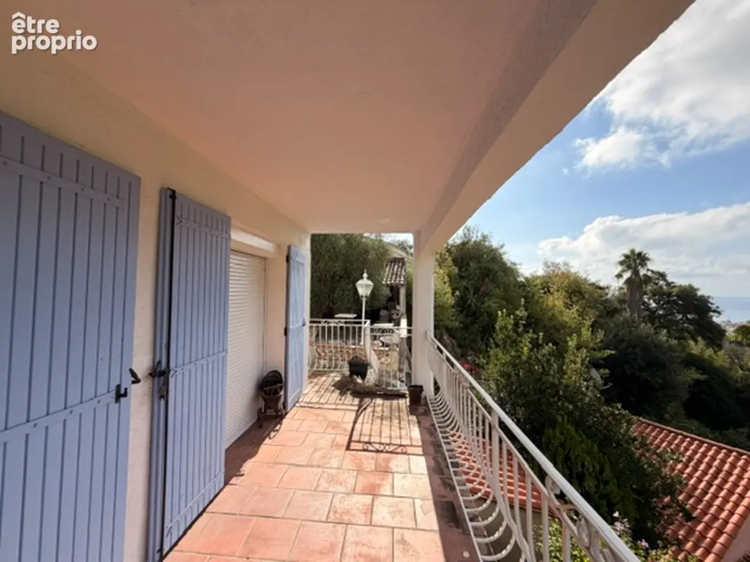 Villa avec piscine vue mer sur Vallauris - photo 4