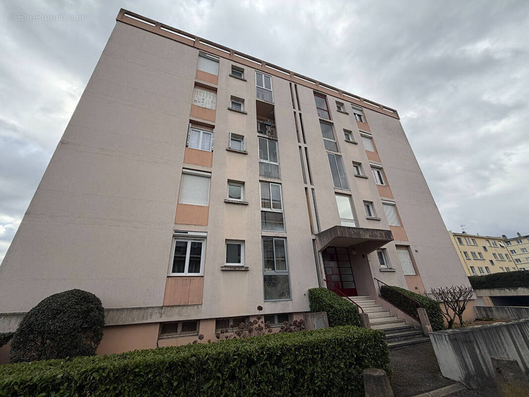 Appartement à GUILHERAND-GRANGES