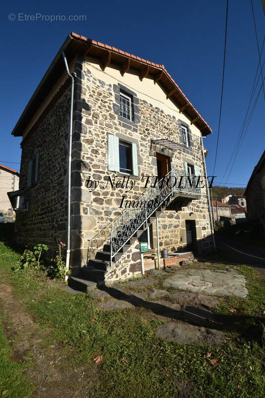 Maison à AYDAT