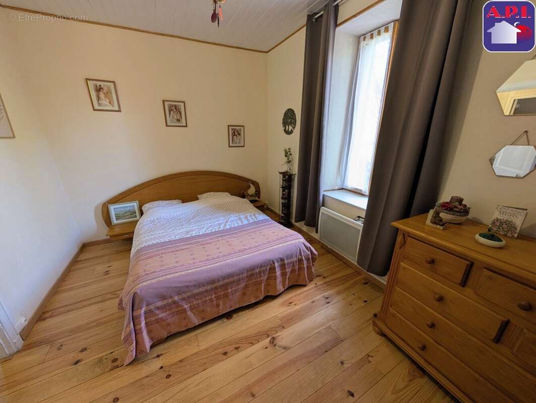 Maison à L&#039;AIGUILLON