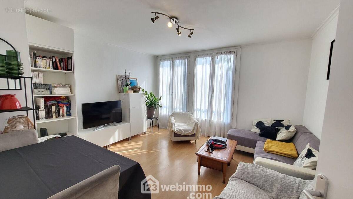 Appartement à FONTAINE