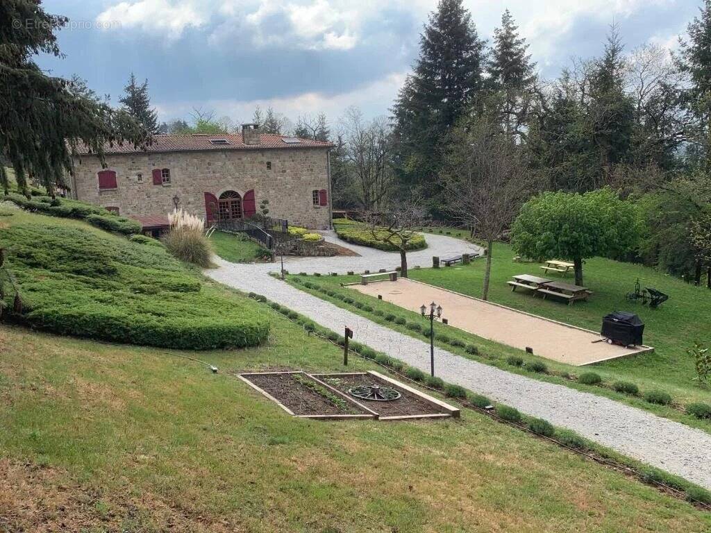 Maison à SAINT-APOLLINAIRE-DE-RIAS