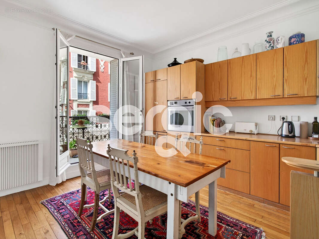 Appartement à PARIS-14E