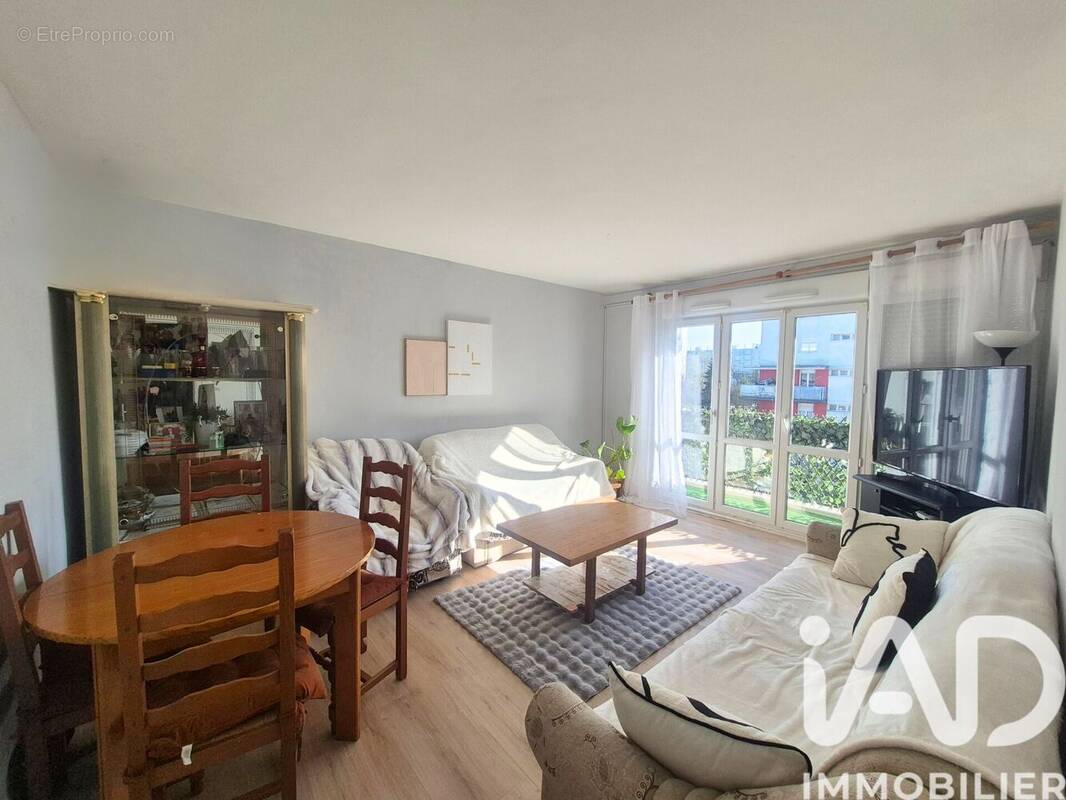 Photo 1 - Appartement à SAINTE-GENEVIEVE-DES-BOIS