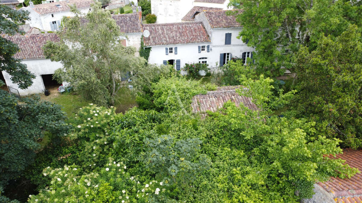 Maison à GREZAC