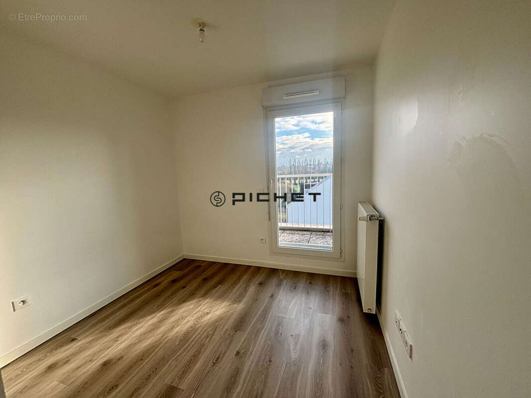 Appartement à BREUILLET