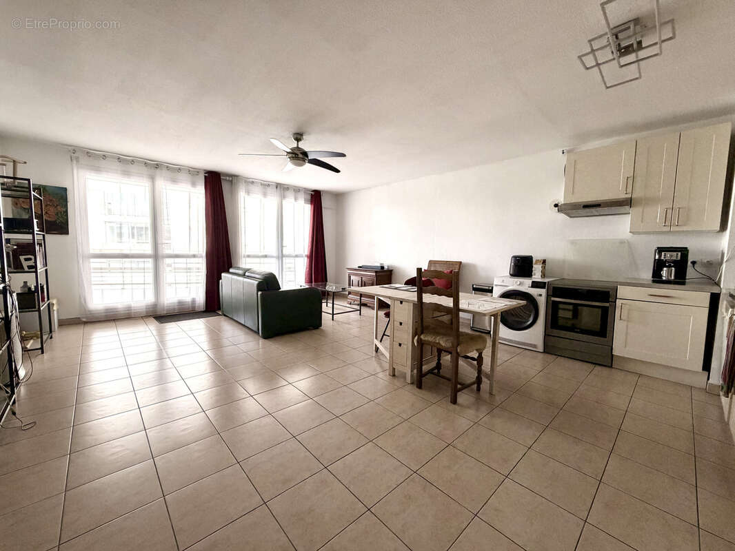 Appartement à MARSEILLE-8E