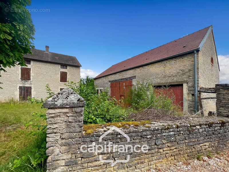 Ensemble immobilier à rénover - photo 15