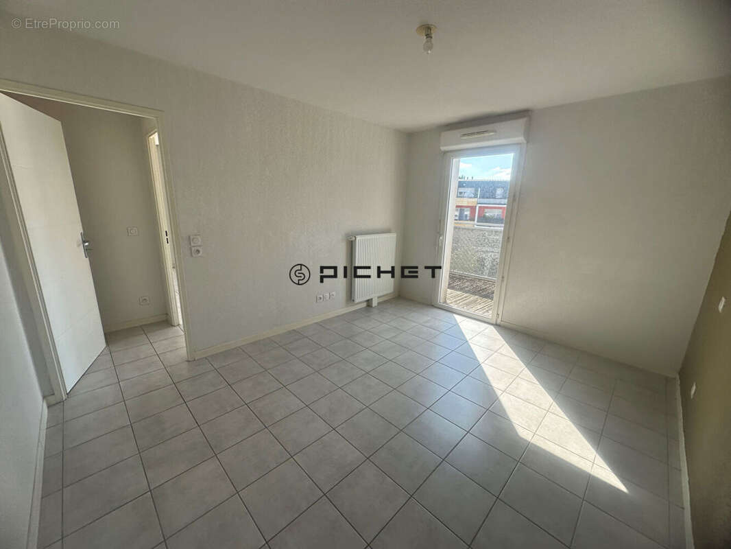 Appartement à VILLENAVE-D&#039;ORNON