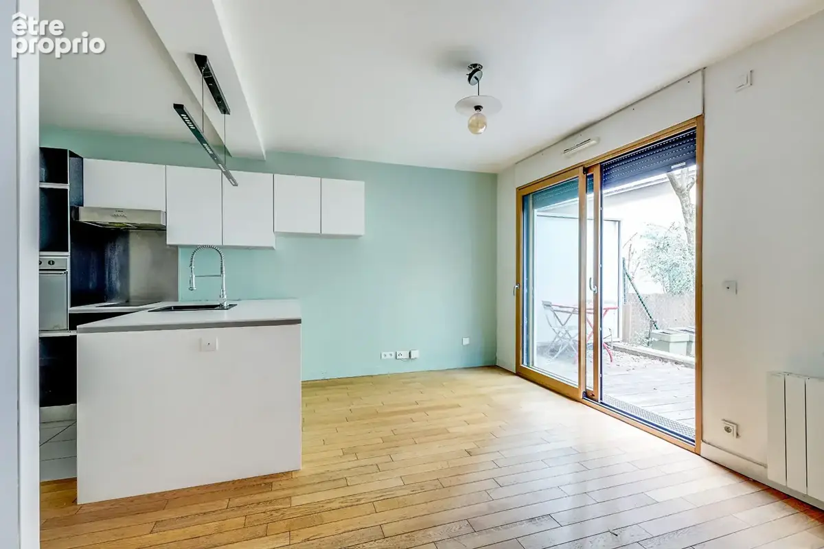 Appartement à PARIS-14E