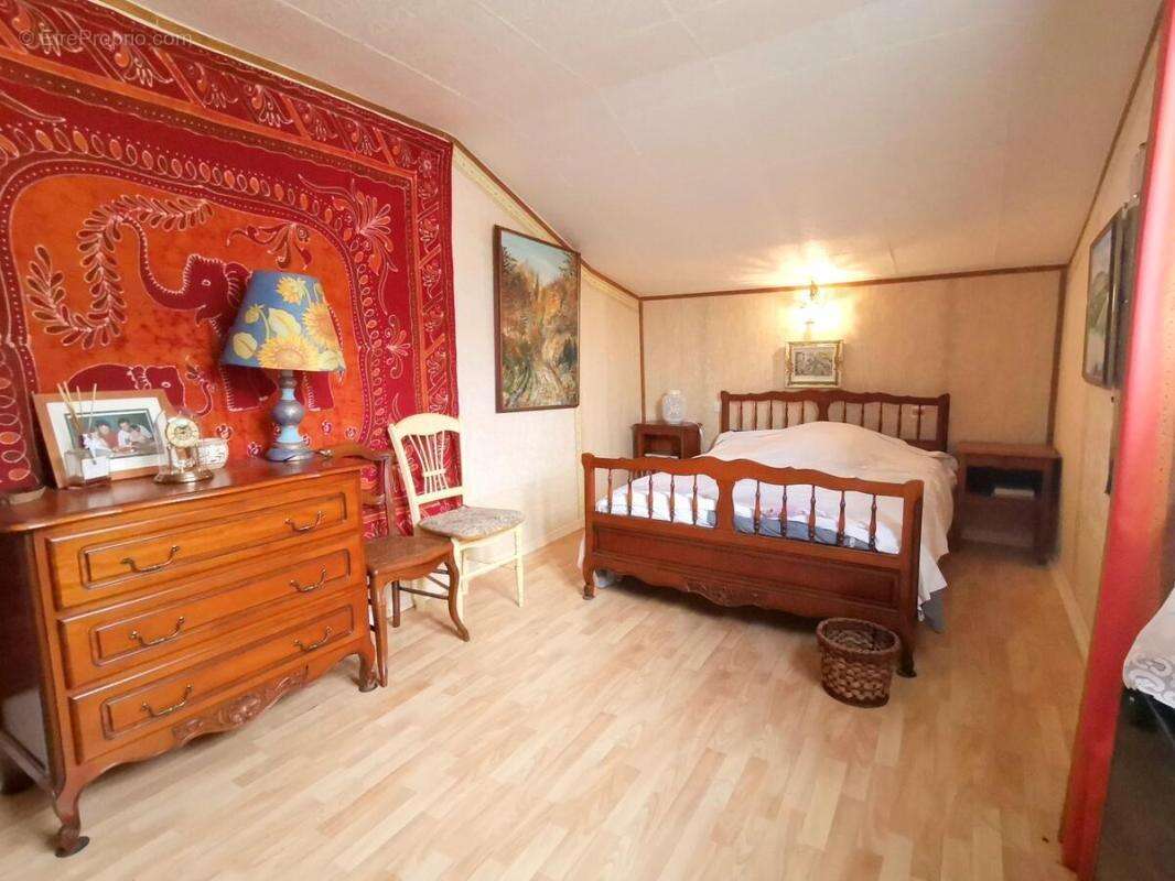 Maison à MONBAHUS