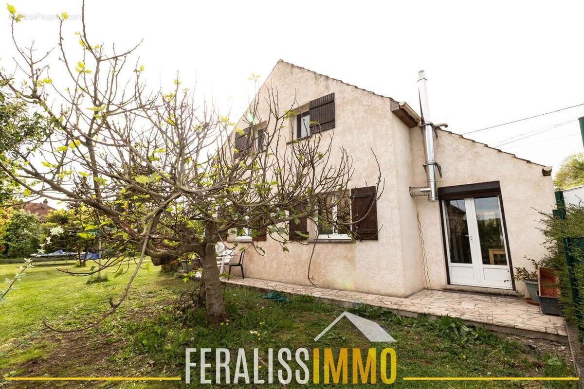 Maison à VAUX-SUR-SEINE