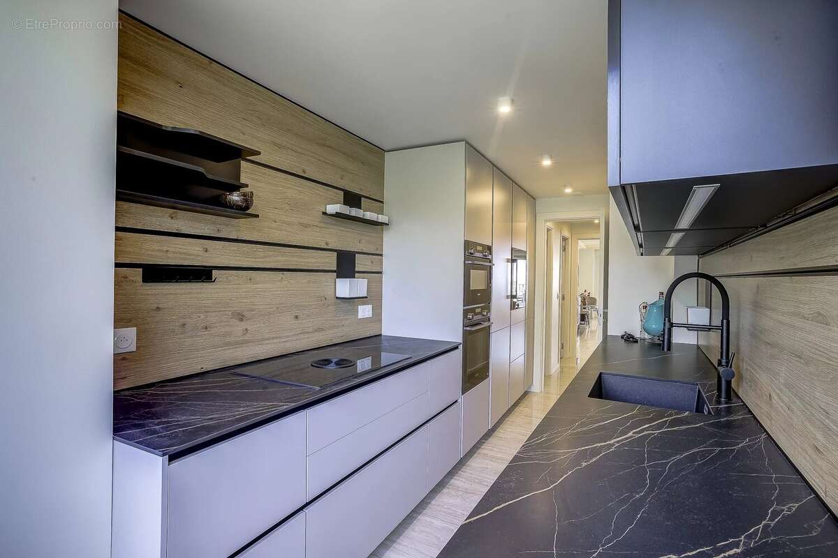Luxueux Appartement à Cannes Basse Californie, Résidence avec jardin et piscine, vue mer - photo 15