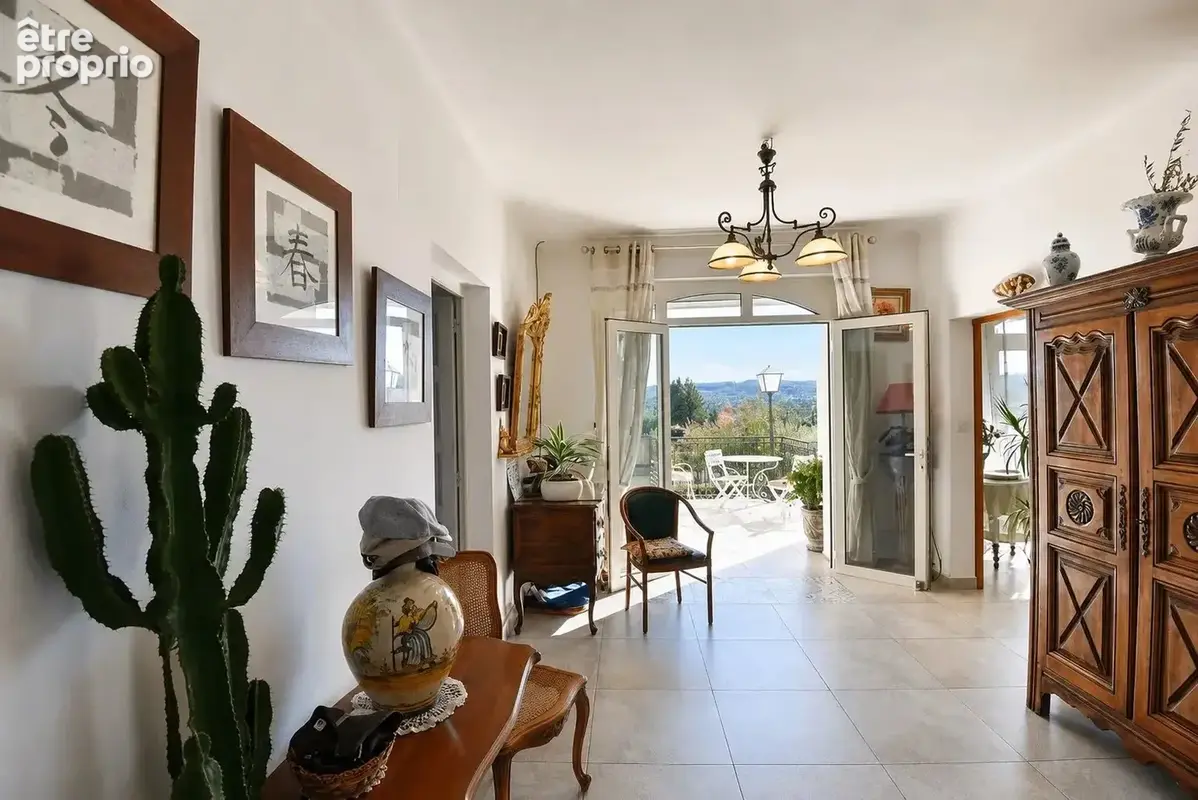 Fayence – Villa de 180 m² avec 3 chambres et vue dégagée - photo 3