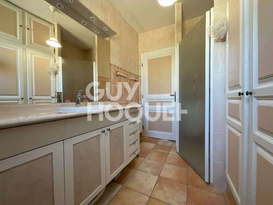 Maison à CHATEAUNEUF-DE-GADAGNE