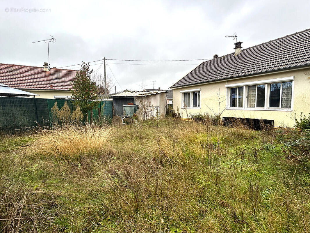 Maison à VERT-SAINT-DENIS