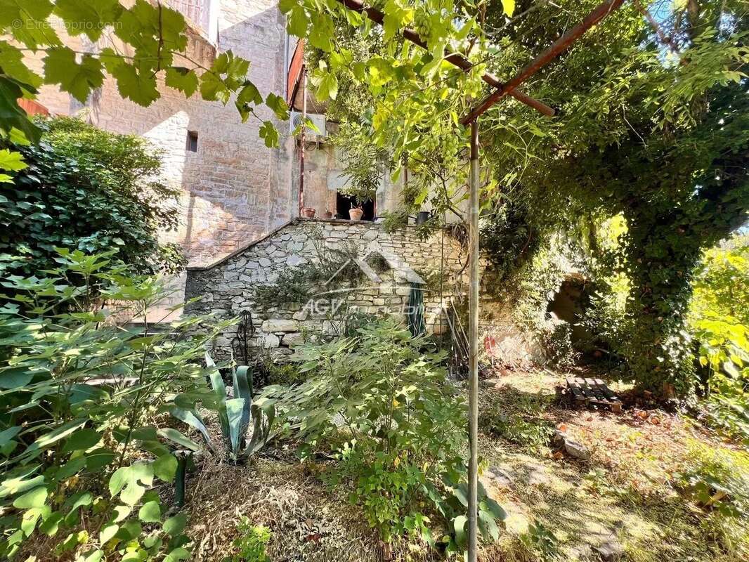 Appartement à VEZENOBRES