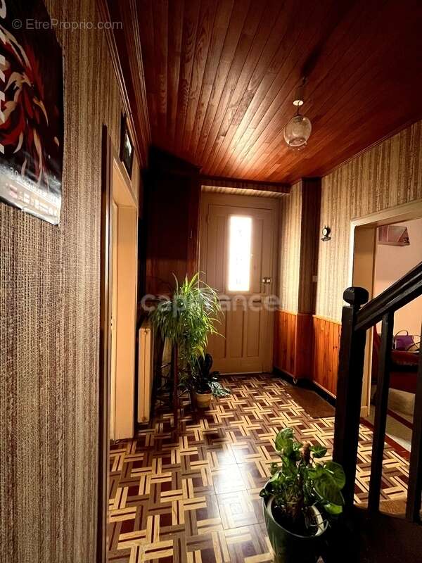 A vendre et rénover : Ancien corps de ferme 9 pièces, 6 chambres, au coeur d'un village proche de MAUVEZIN (32) - photo 8
