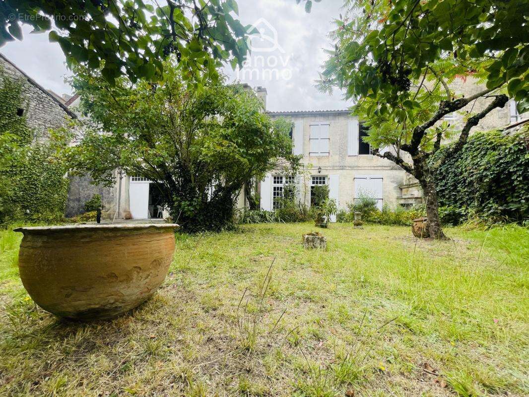 Maison bourgeoise de charme à Villebois Lavalette - photo 15