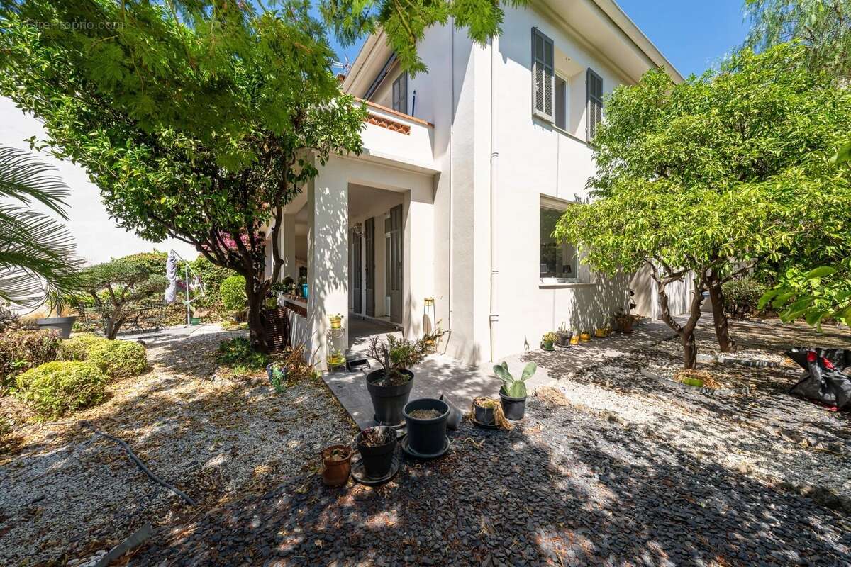 Cannes stanislas maison de caractere 6p jardin vue mer garage - photo 2
