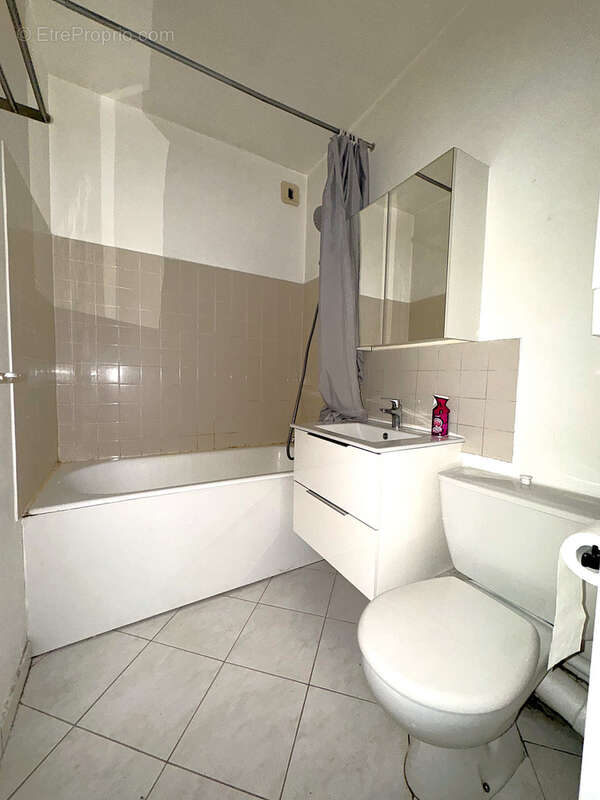 Appartement à PARIS-20E